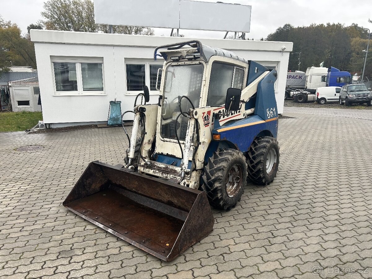 Smykový nakladač Novotný Bobek B861