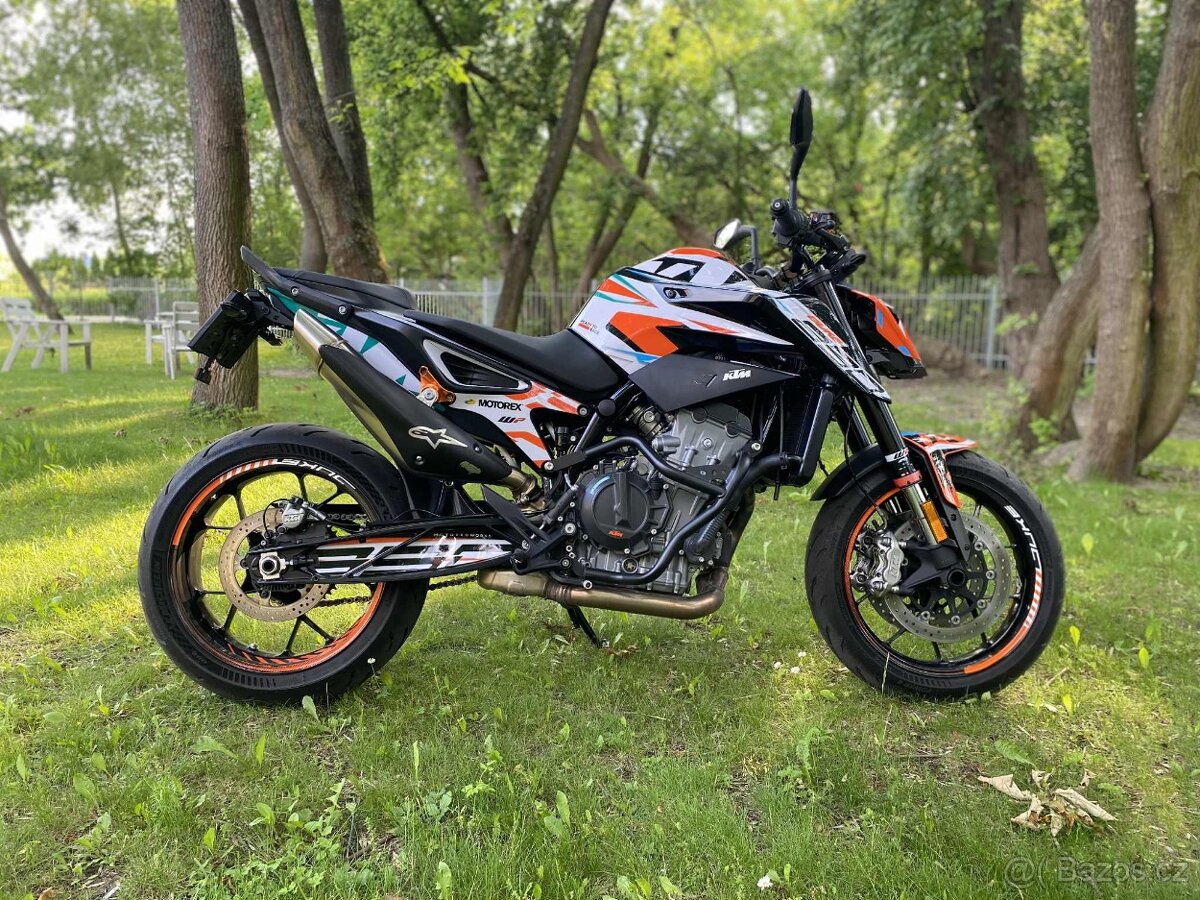KTM Duke 890