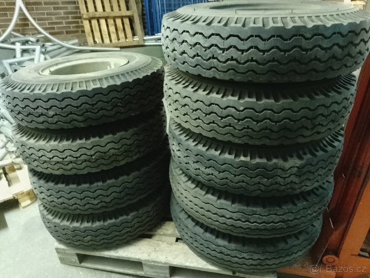 Kola 8,25-15,16 PR,Vlek,vlečka,maringotka