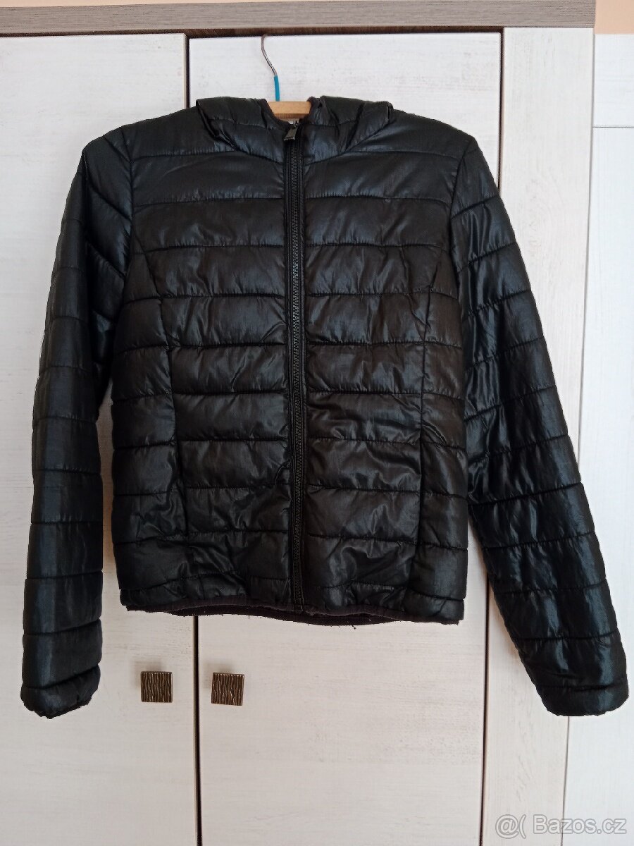 Bunda jarní/podzimní. Velmi dobrý stav.