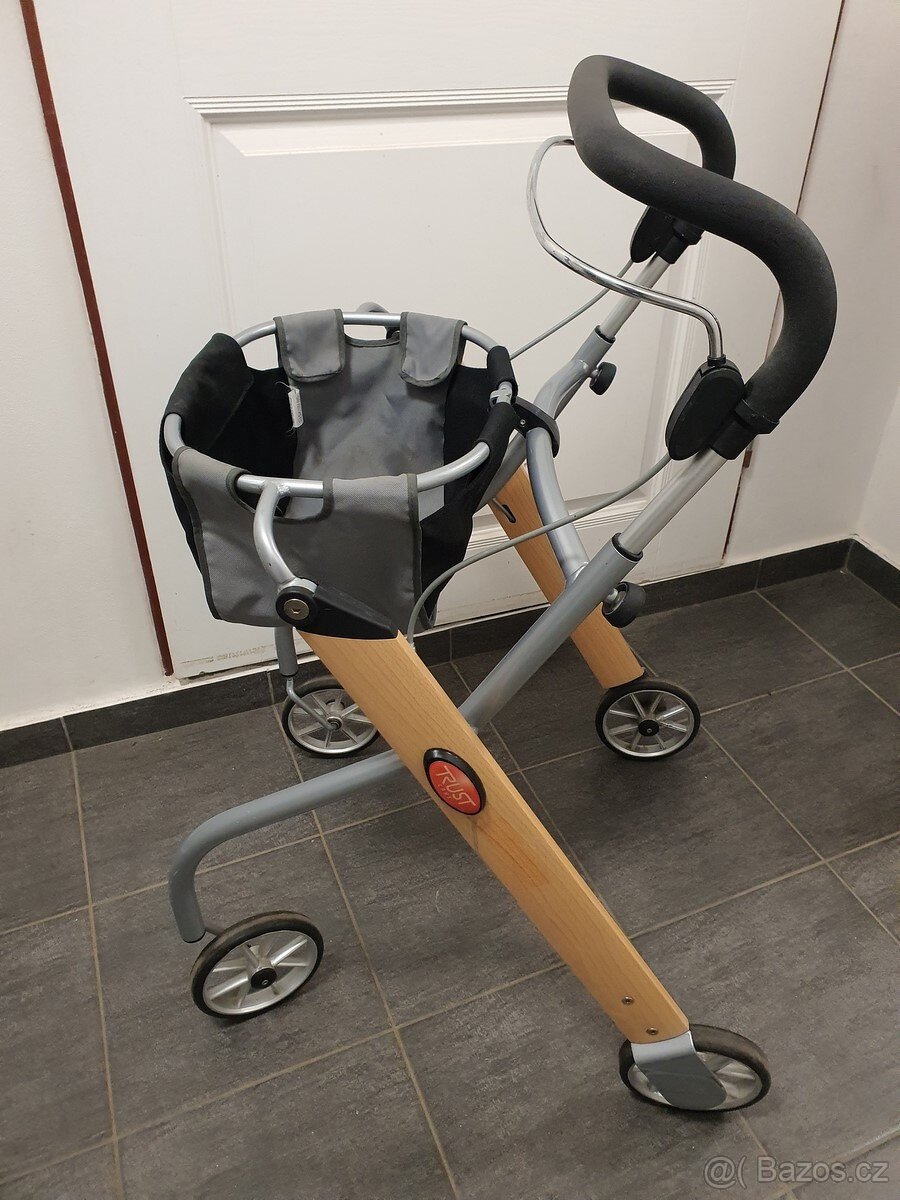 seniorské chodítko s košem, lehoučké