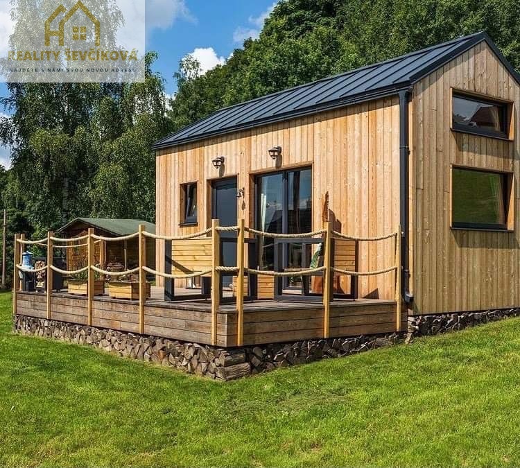 Kompletně zařízený tiny house s terasou v Boho stylu, 22 m2