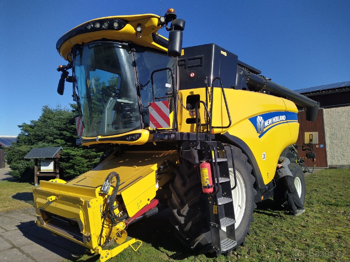 New Holland CX 8.85