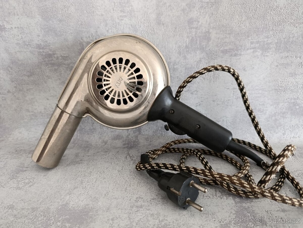 Starý značkový fén AEG - krásný, k dekoraci, do muzea,sbírky