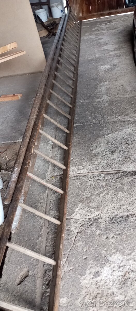 Dřevěný žebřík