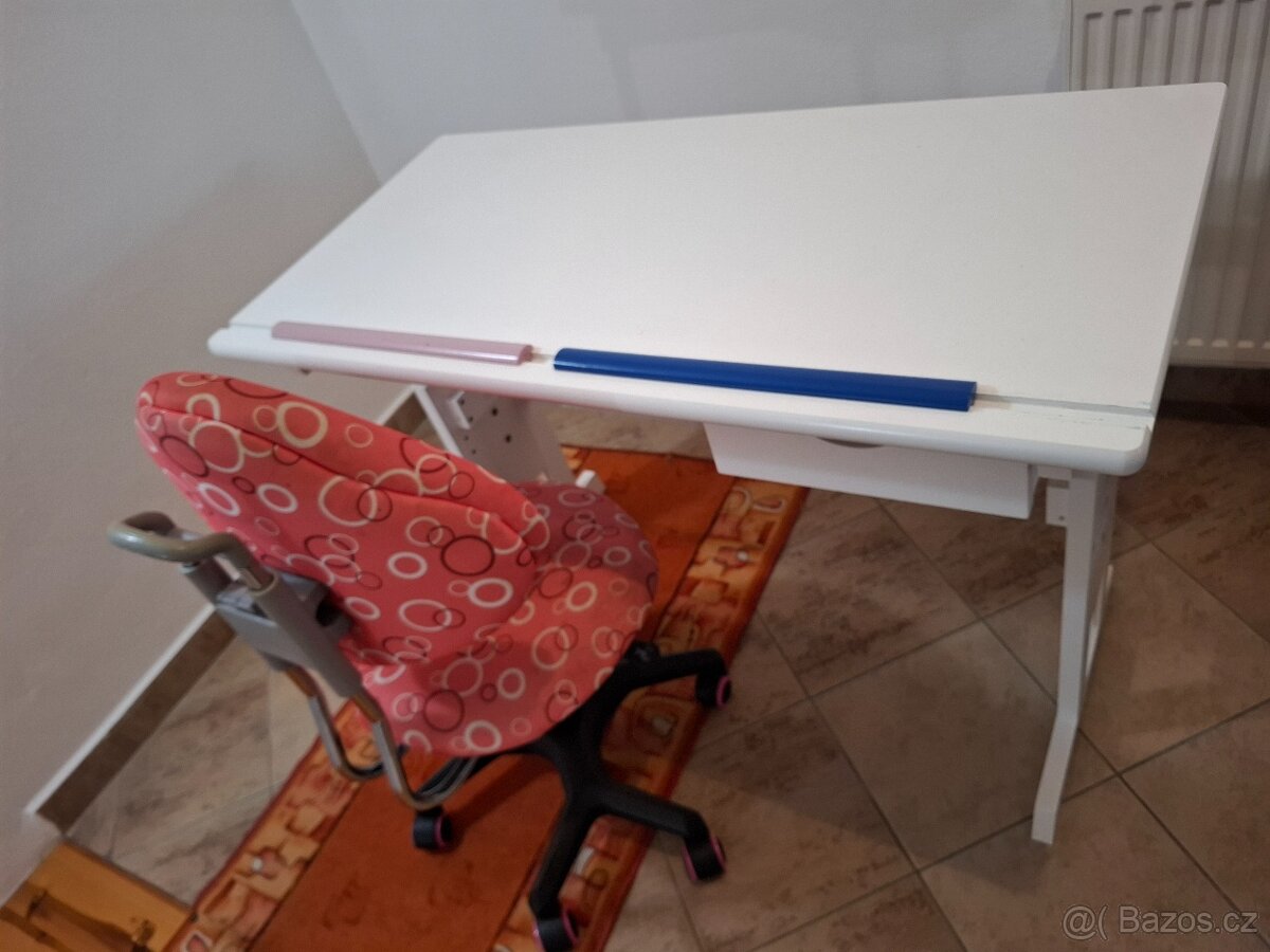 Souprava 2 stoly + 2 židle