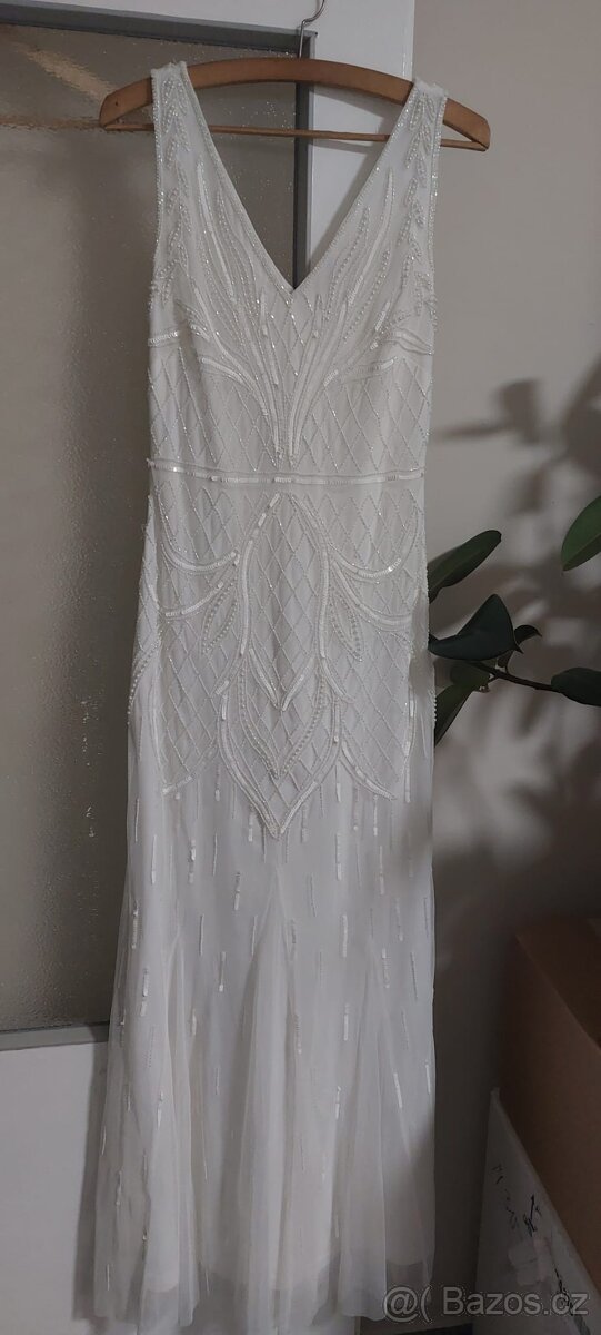 Krásné svatební šaty