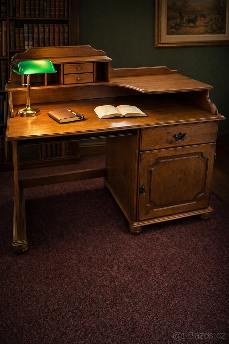 psací stůl