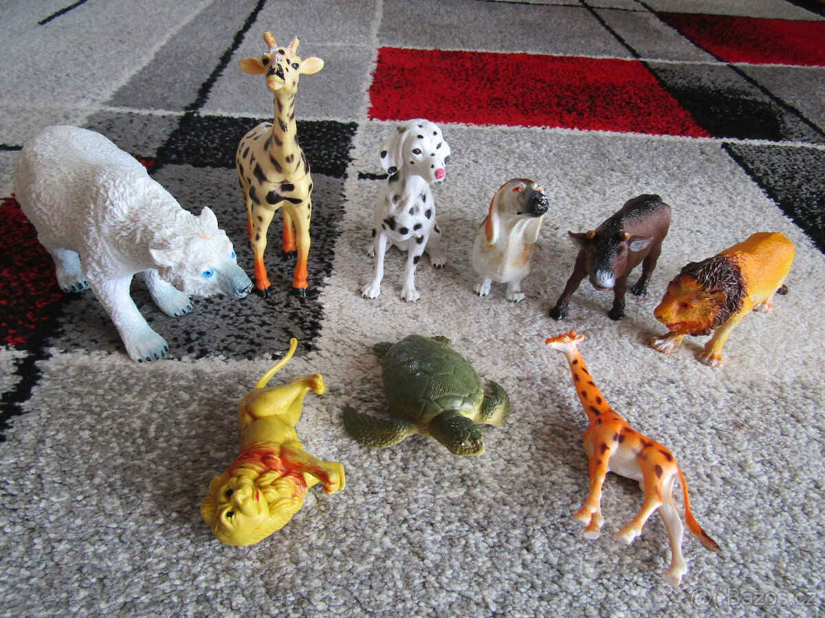 Zvířátka-žirafy,medvěd,želva,pes,lev,buvol -9 ks