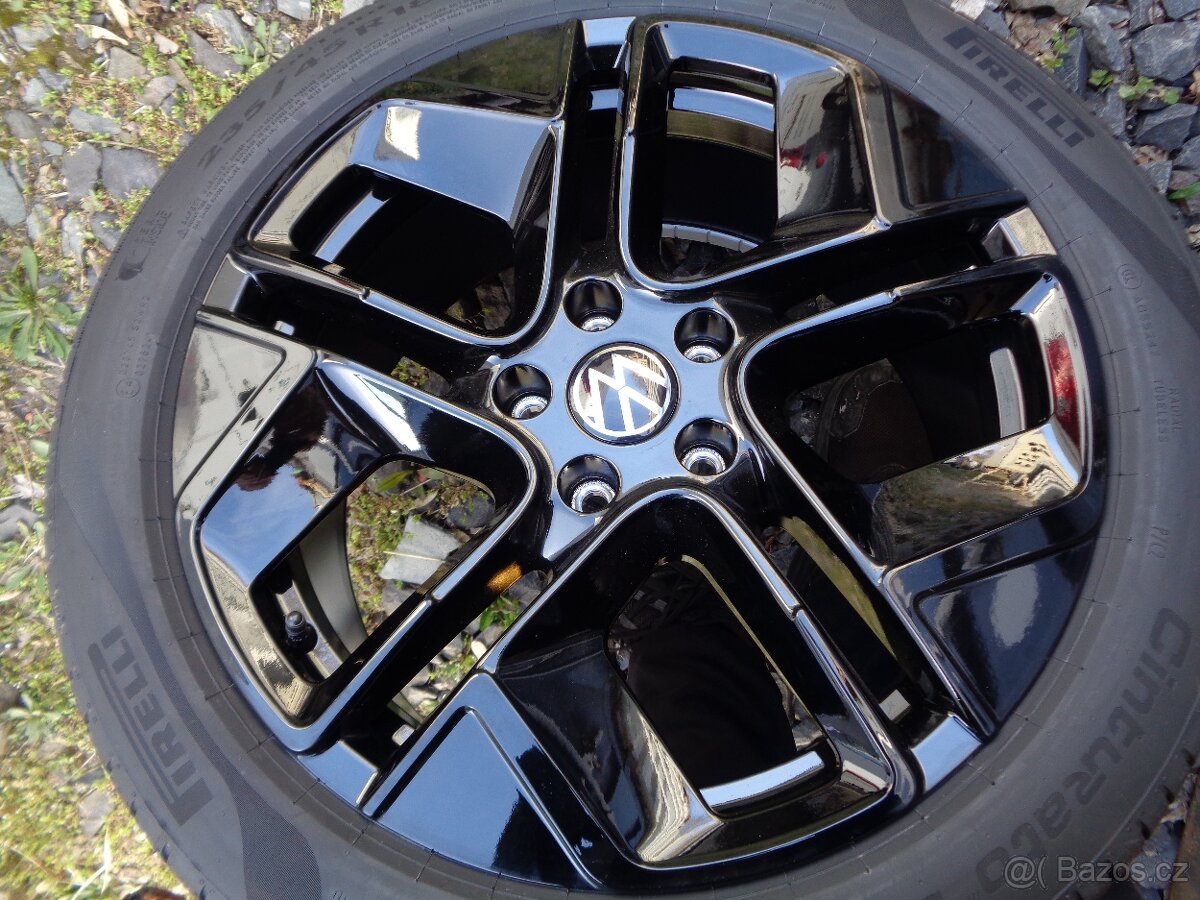 volkswagen passat škoda superb NOVÁ r18 alu kola