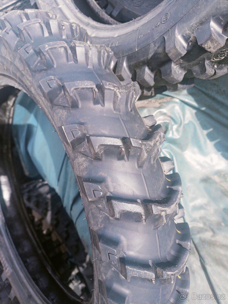 Pneu 110/100-18,