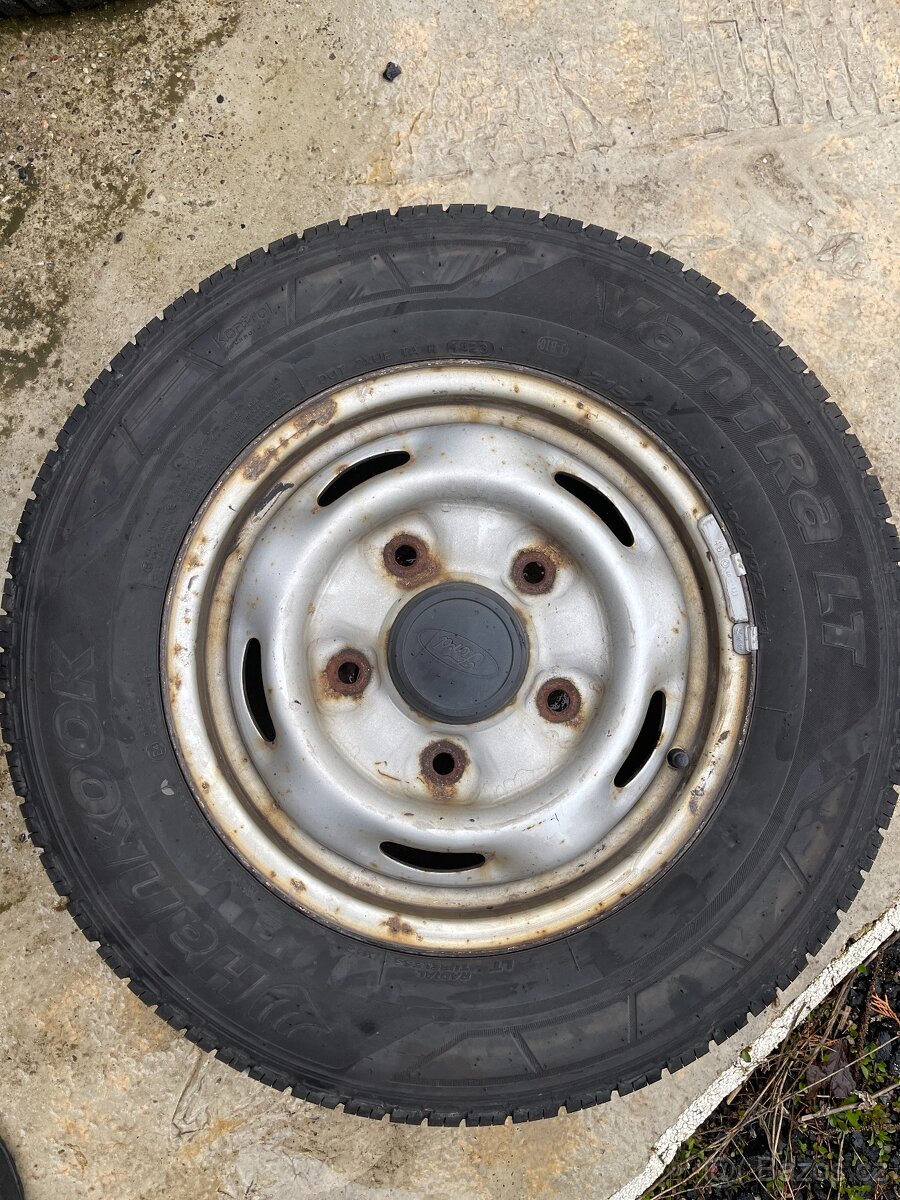 Originál plechové disky Ford 215/65 R15C, letní pneu