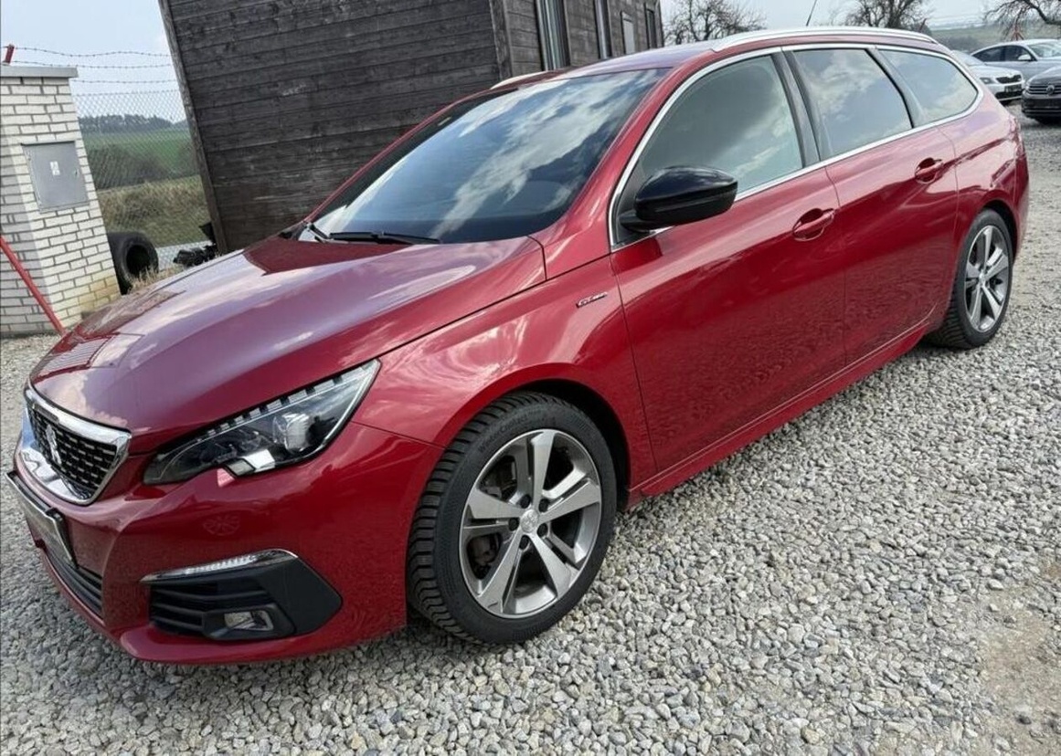 Peugeot 308 GT LINE 1.MAJ AUTOMAT DPH benzín automat 96 kw