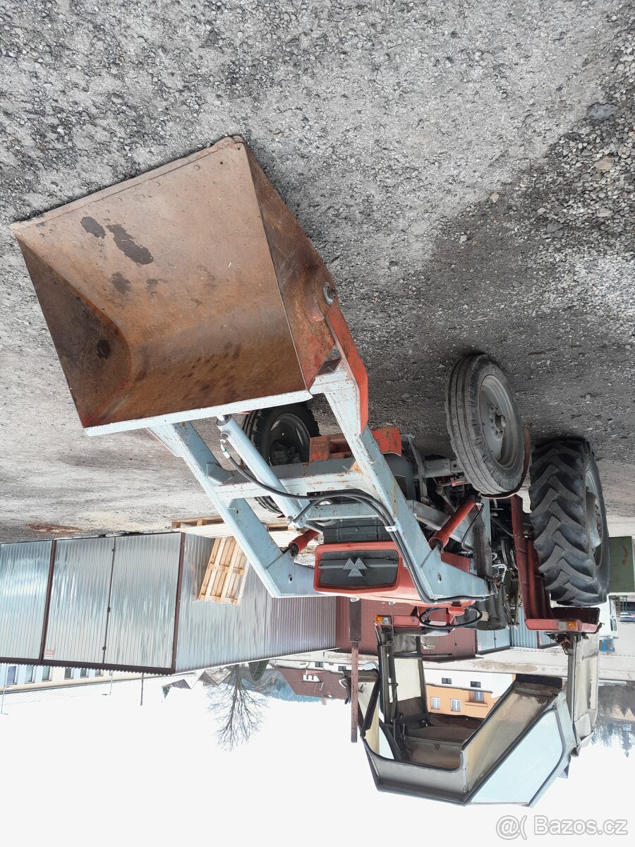 Massey Fergusson 152 s čelním nakladačem