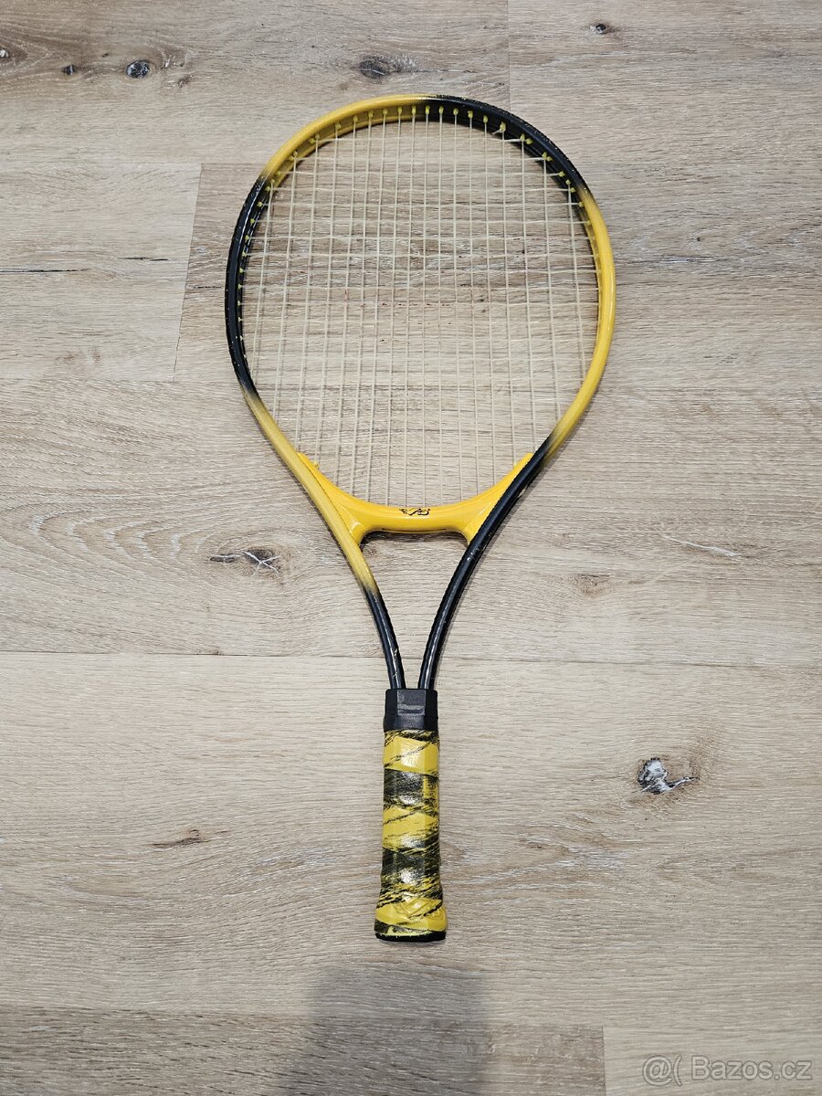 Dětská tenisová raketa.