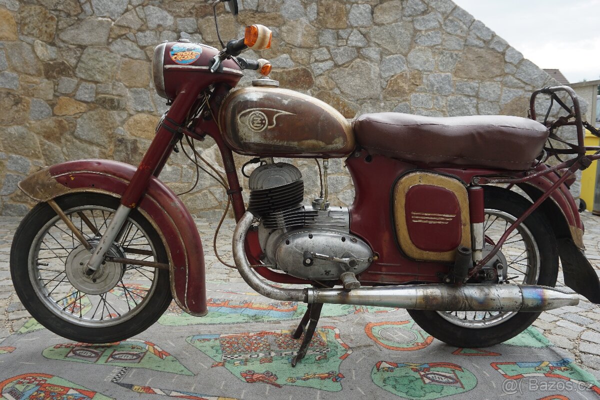 Jawa - CZ 175/450 - motocykl s doklady