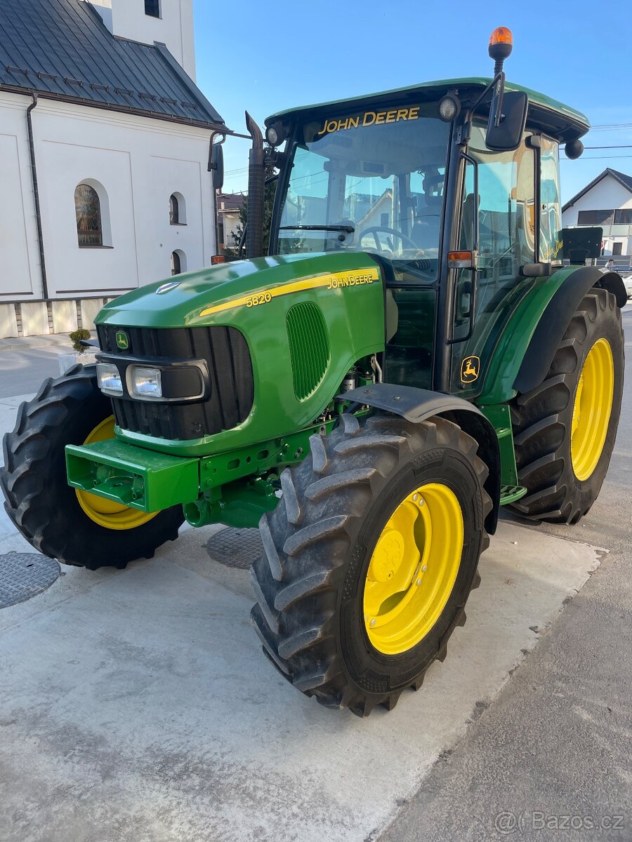 Predám traktor JOHN DEERE 5820