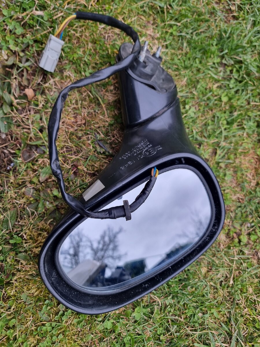 Pravé zpětné zrcátko honda crx delsol