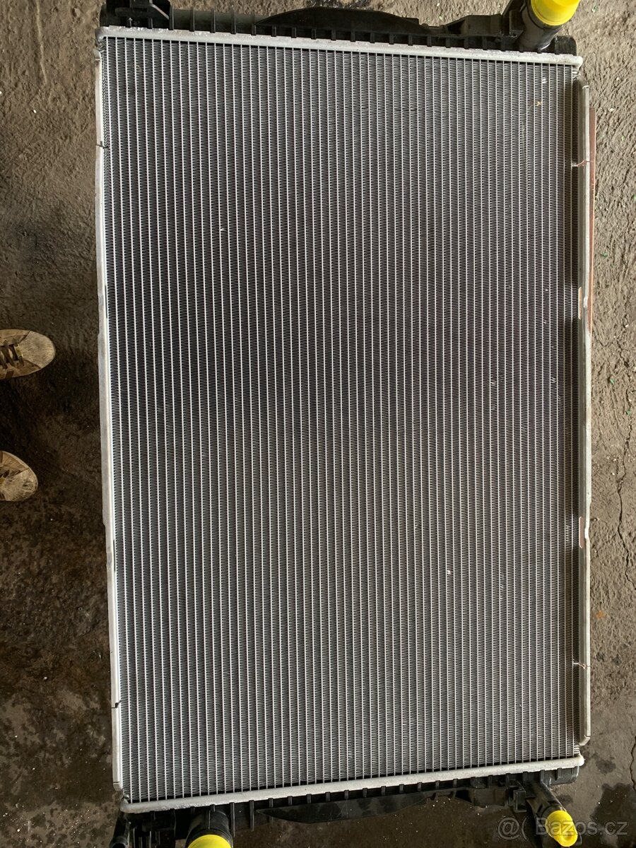 Vodní chladič Audi s4