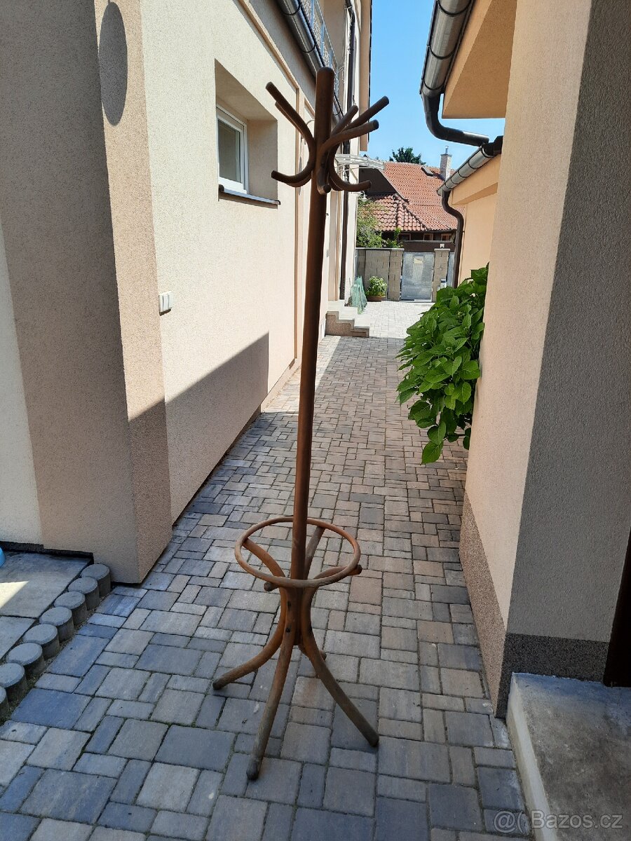 Věšák