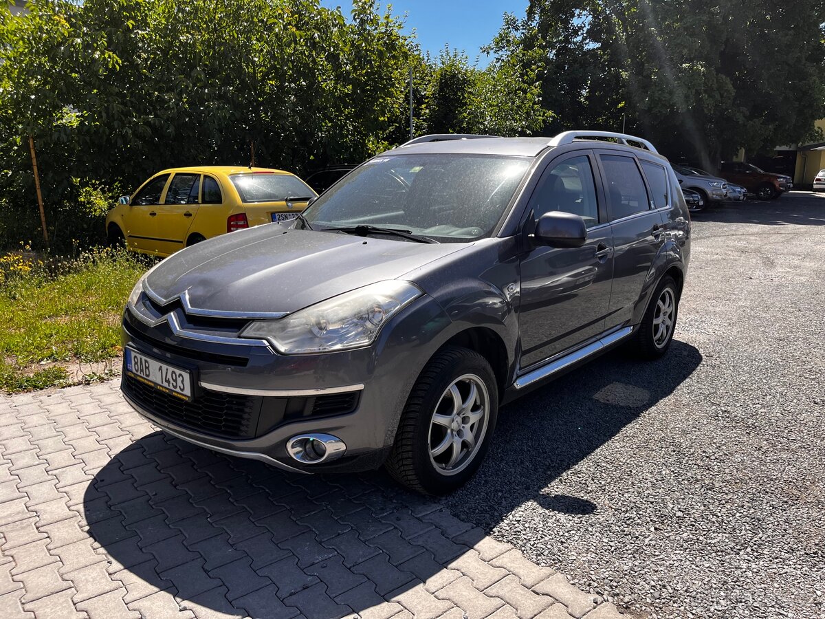 Citroen C-Crosser 2.2 HDi 7 míst