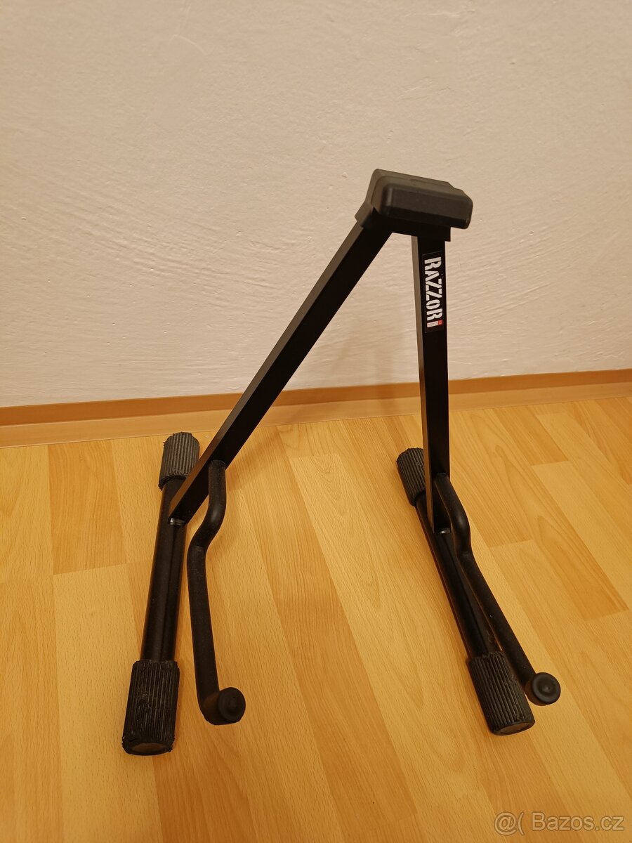 Stojan na kytaru