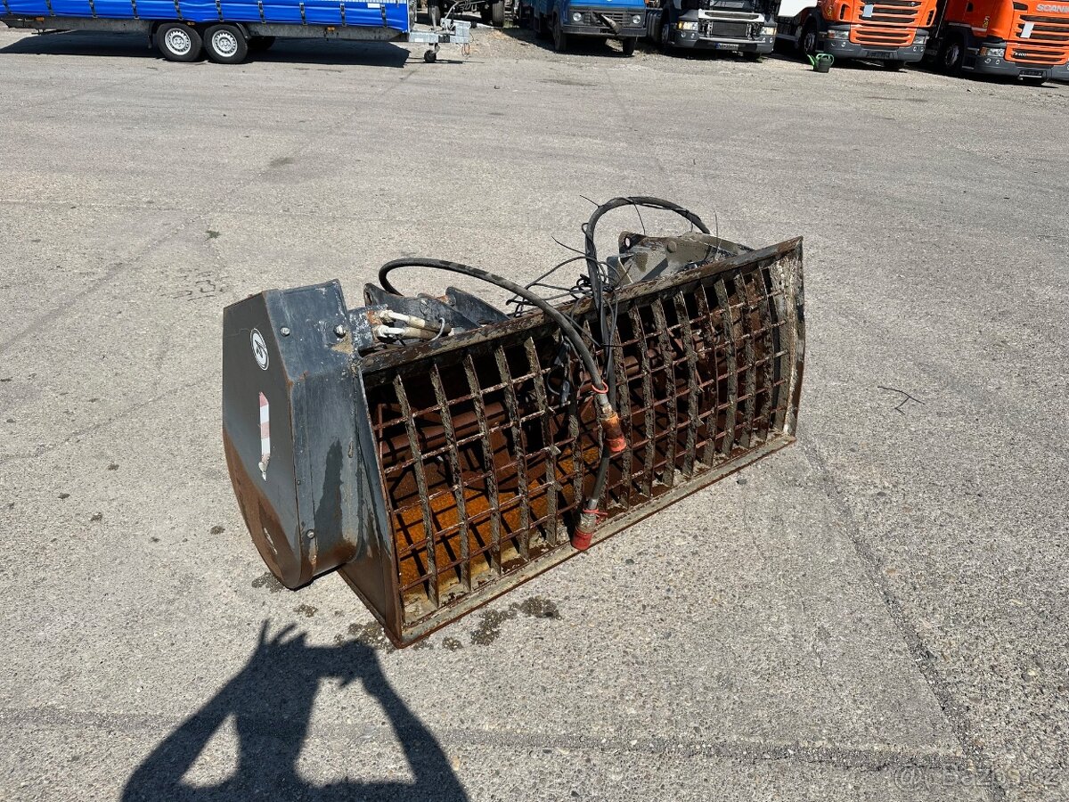 KOVACO ML 300 L miešacia lopata na šmykom riadený nakladač