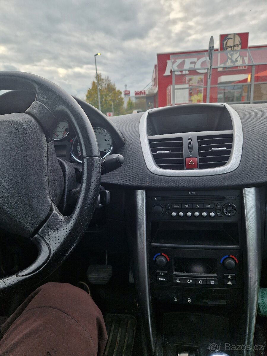 Peugeot 207cc 1,6 88kw r.v.2008
