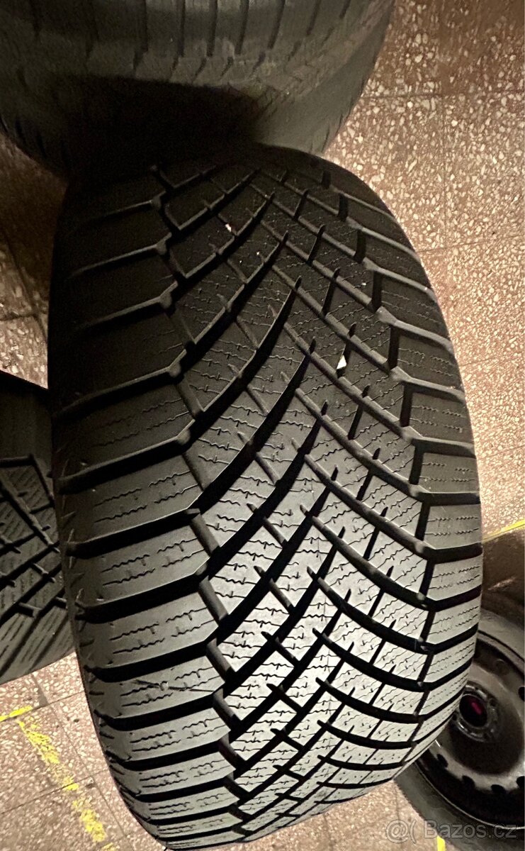 Zimni sada Yokohama - 225/55 r17 - vzorek 7,5mm - 06/2023