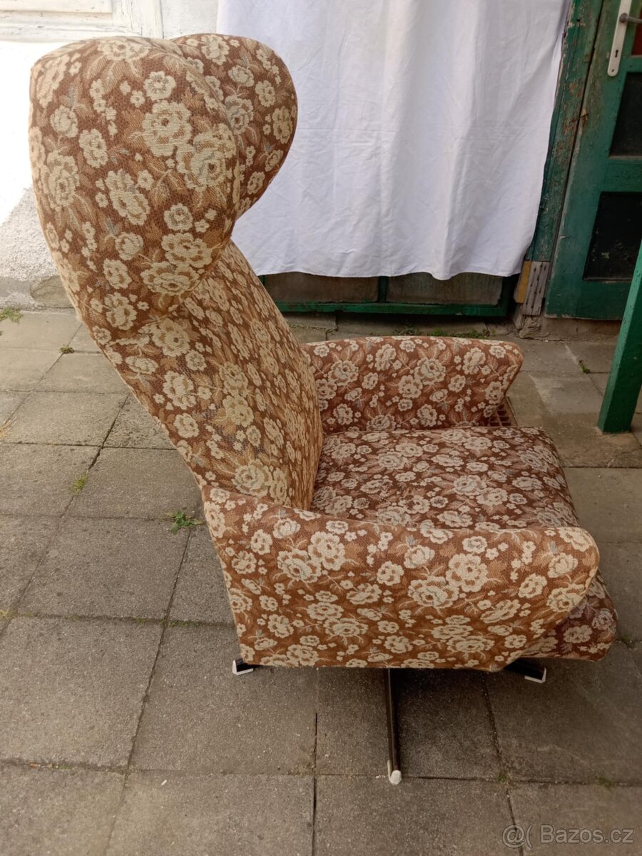 Prodej pohodlného křesla - ušák