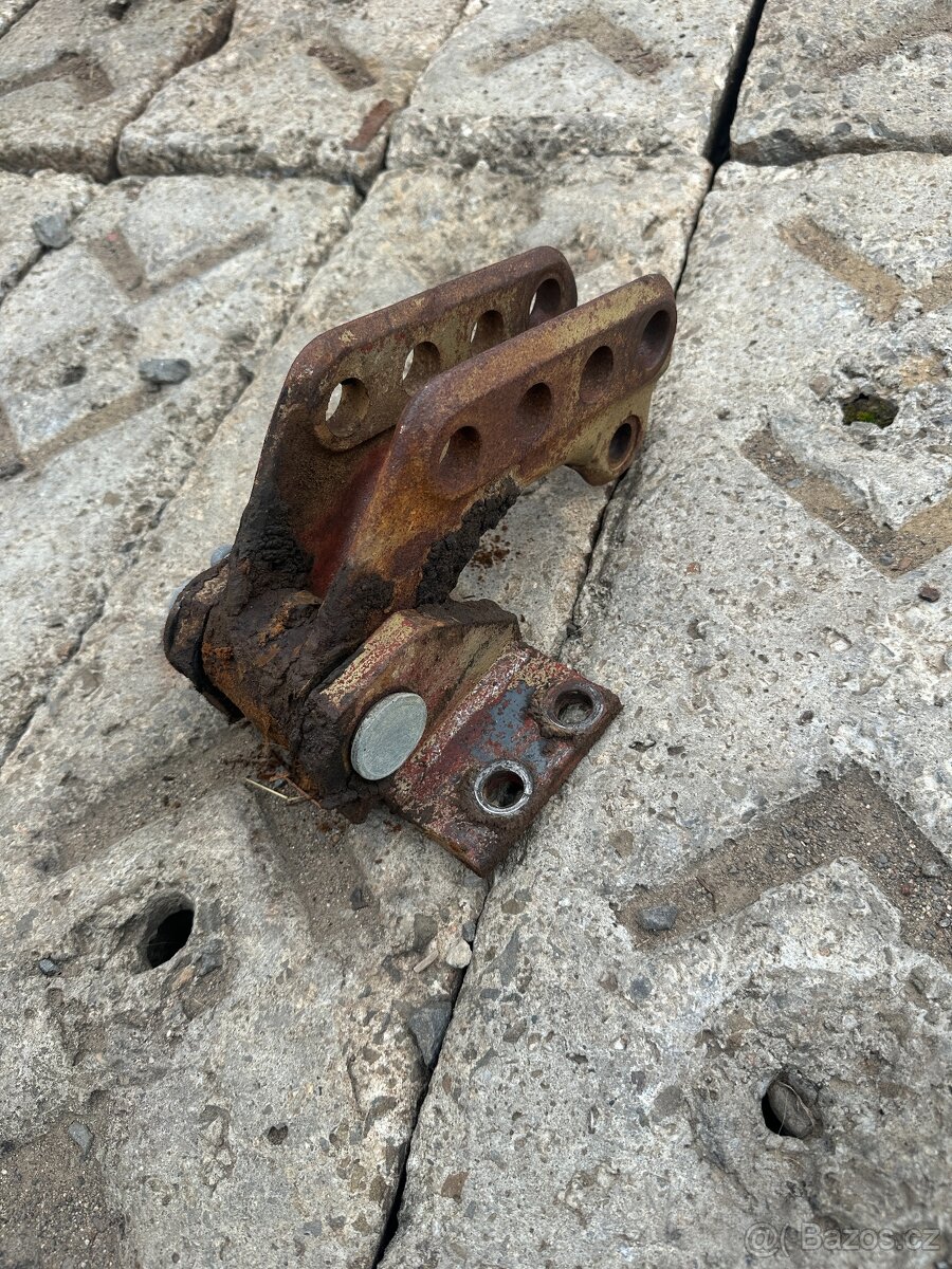 Prodám třetí bod na zetor