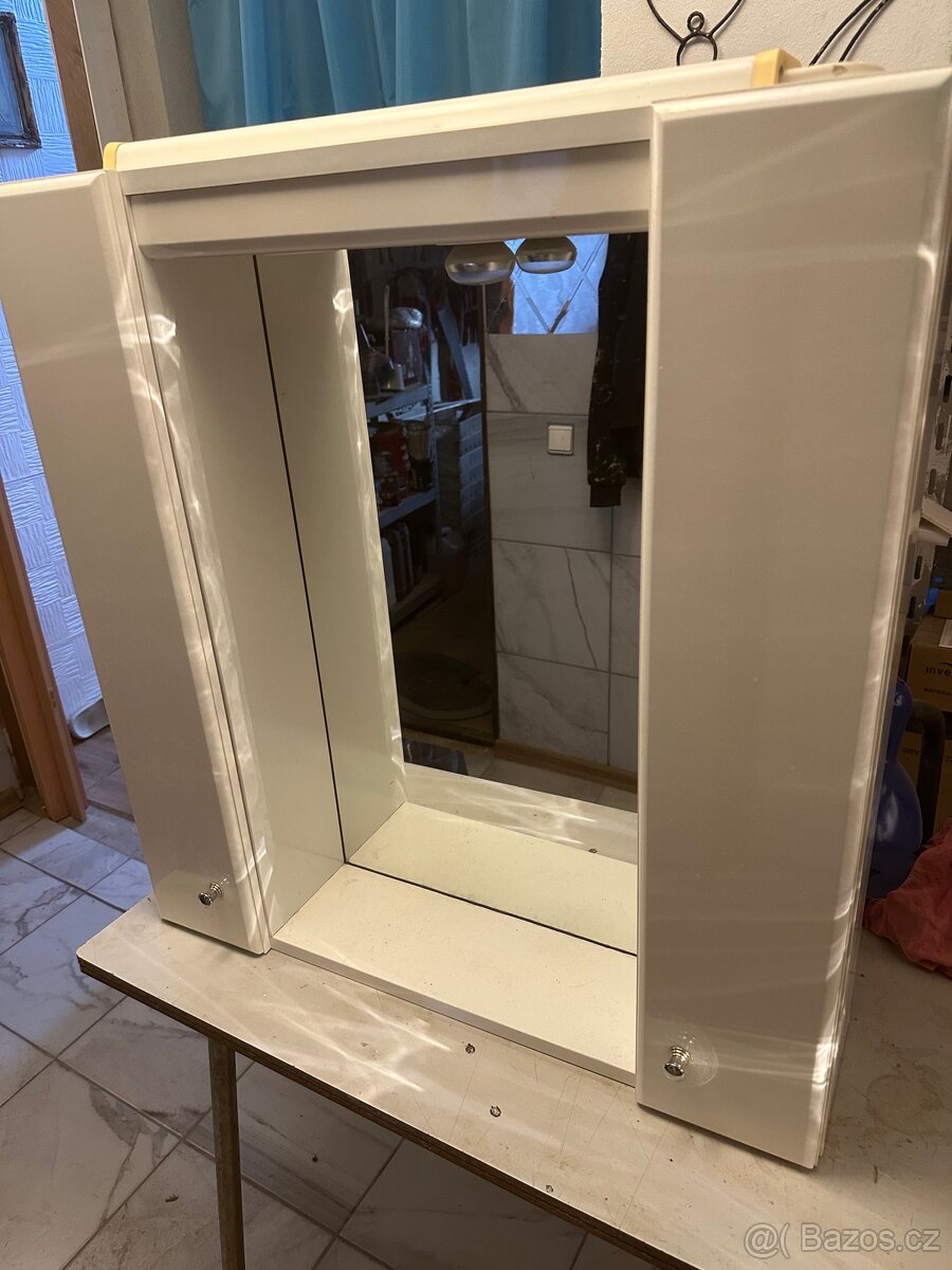 Skříňka do koupelny