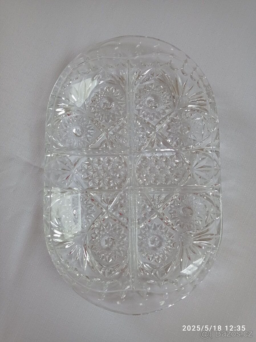 Křišťálová mísa