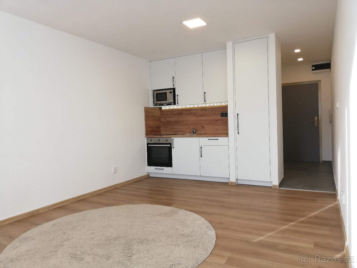 KAUCE JEN 10.000 KČ, 1+kk J.Brabce 21, Ostrava