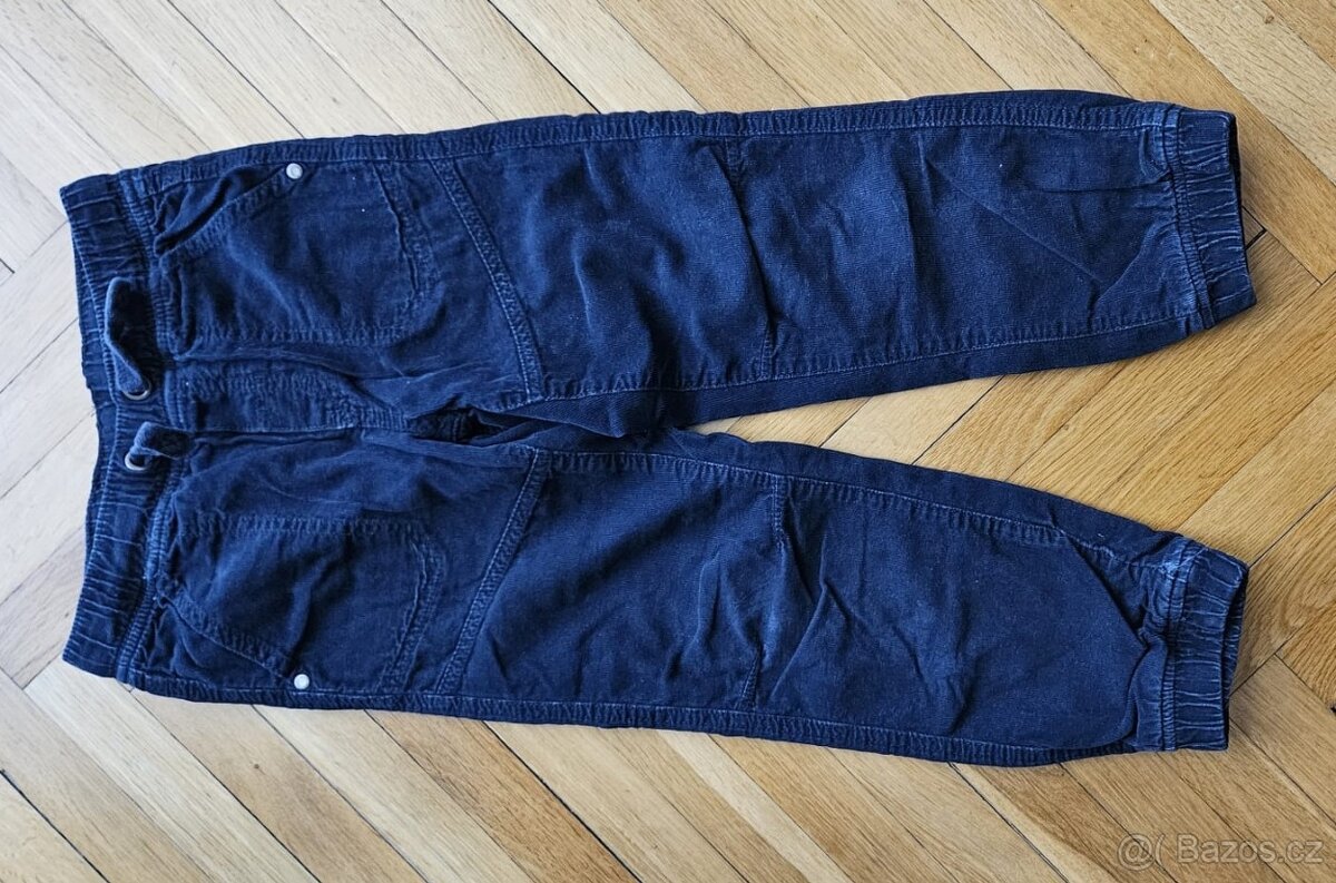 Manšestrové kalhoty velikost 110/116