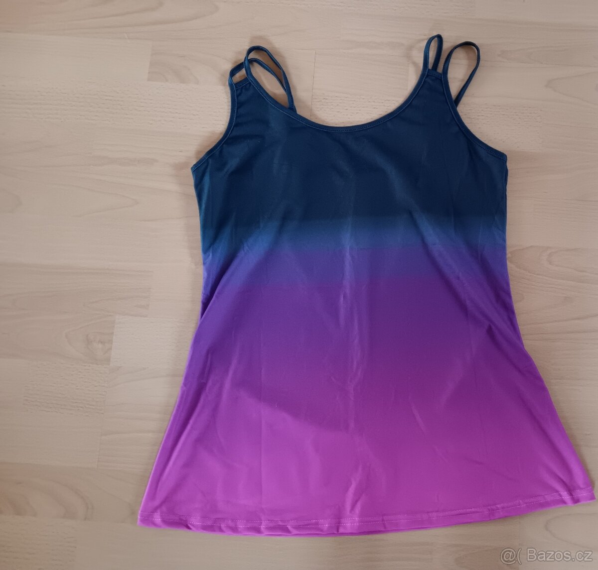 nové dámské tričko vel. M