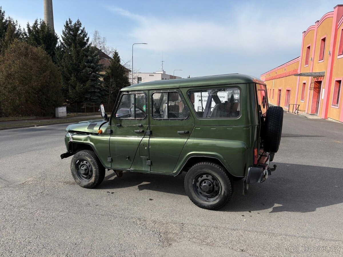 UAZ Hunter Suzuki Jimny 4X4