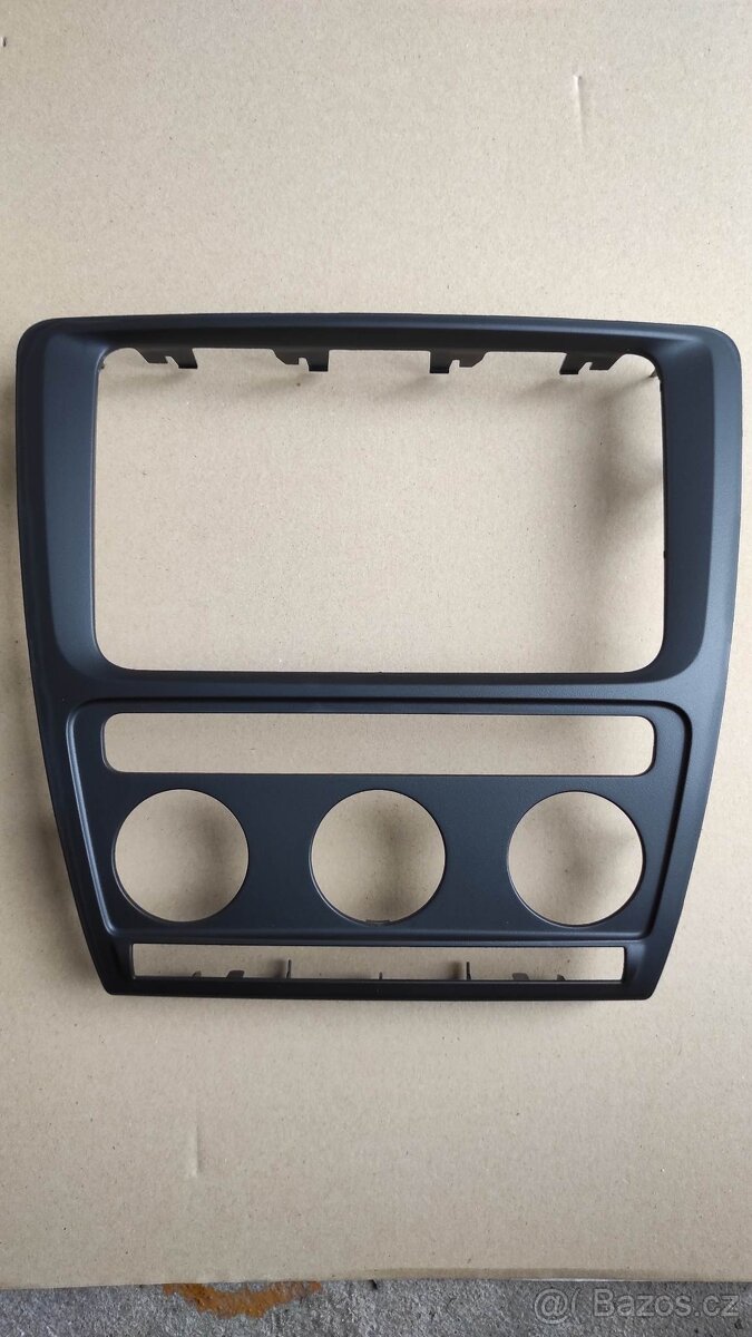 Rámeček autorádia Škoda Octavia 2