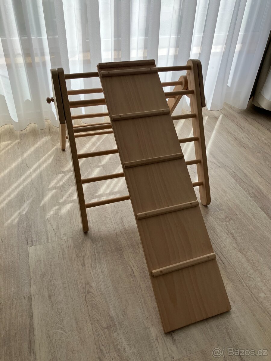 Piklerův trojúhelník se skluzavkou