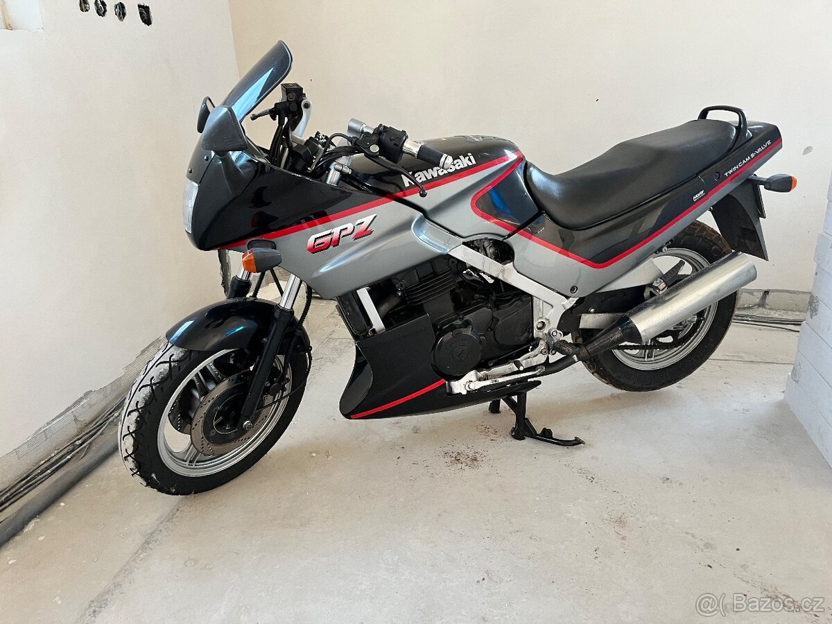 Kawasaki GPZ 500s