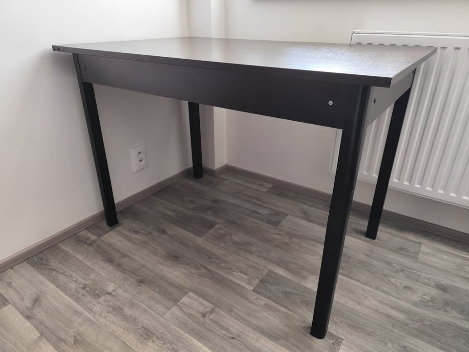 Jídelní stůl 110 x 70 cm (černohnědý lamino/masiv)