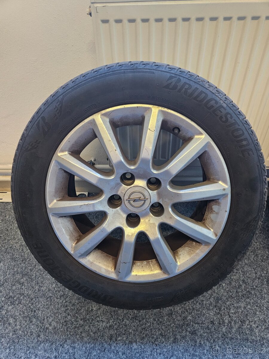 Prodám ALU kola (Opel) včetně letní pneu 205/40 R17