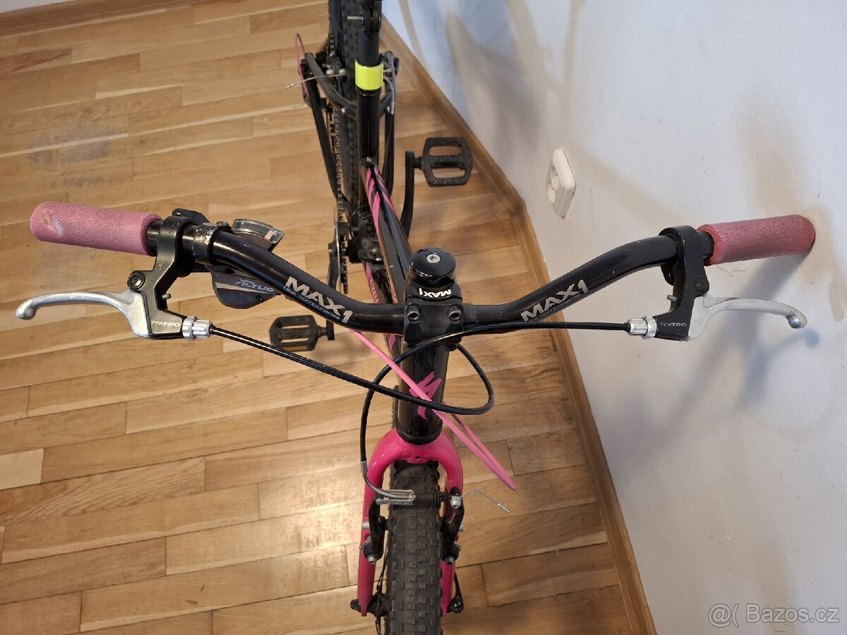 Dívčí kolo vel. 24 Specialized Hot Rock