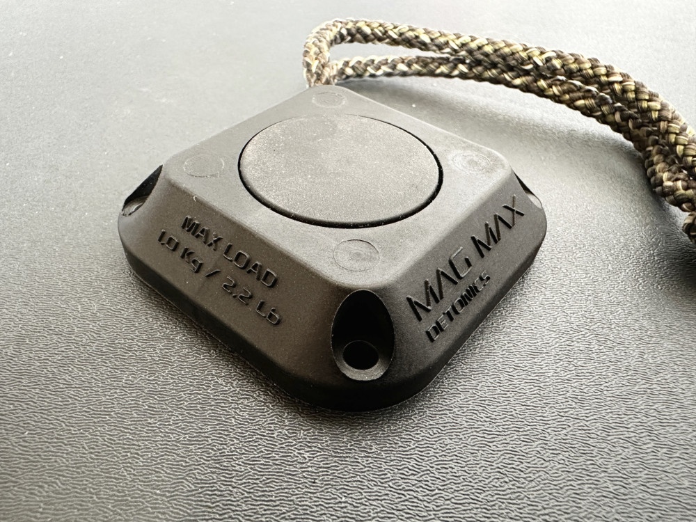 Magnetický držák zbraní MagMax