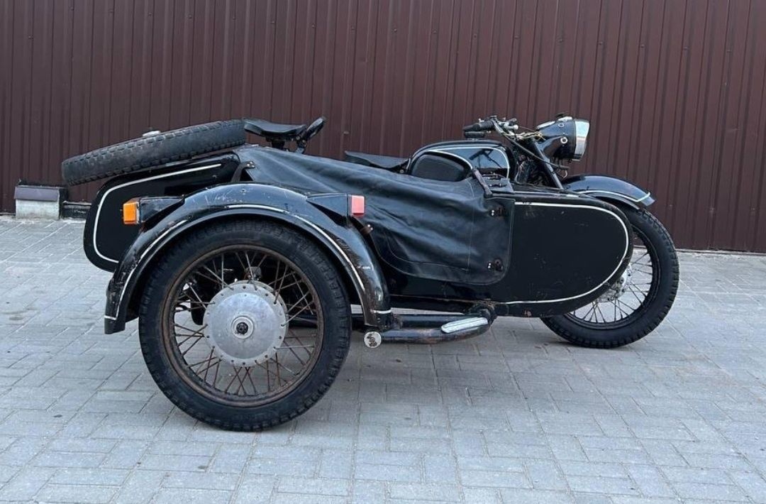 Dněpr,Ural MT 12 s poháněným sidecarem