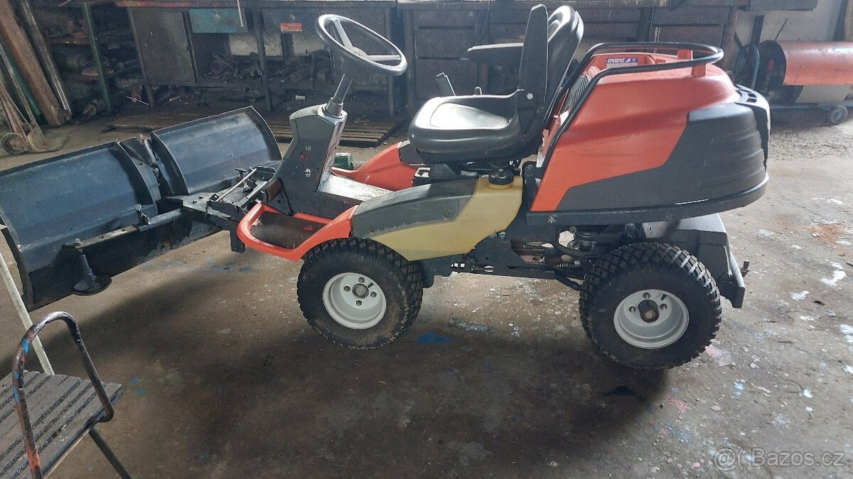 traktůrek Husqarna 4x4