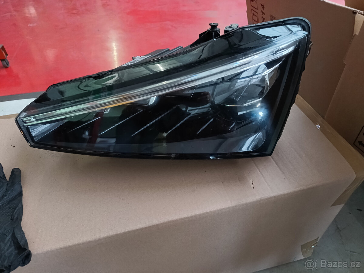 LED světlomet L př. použitý 657941015A