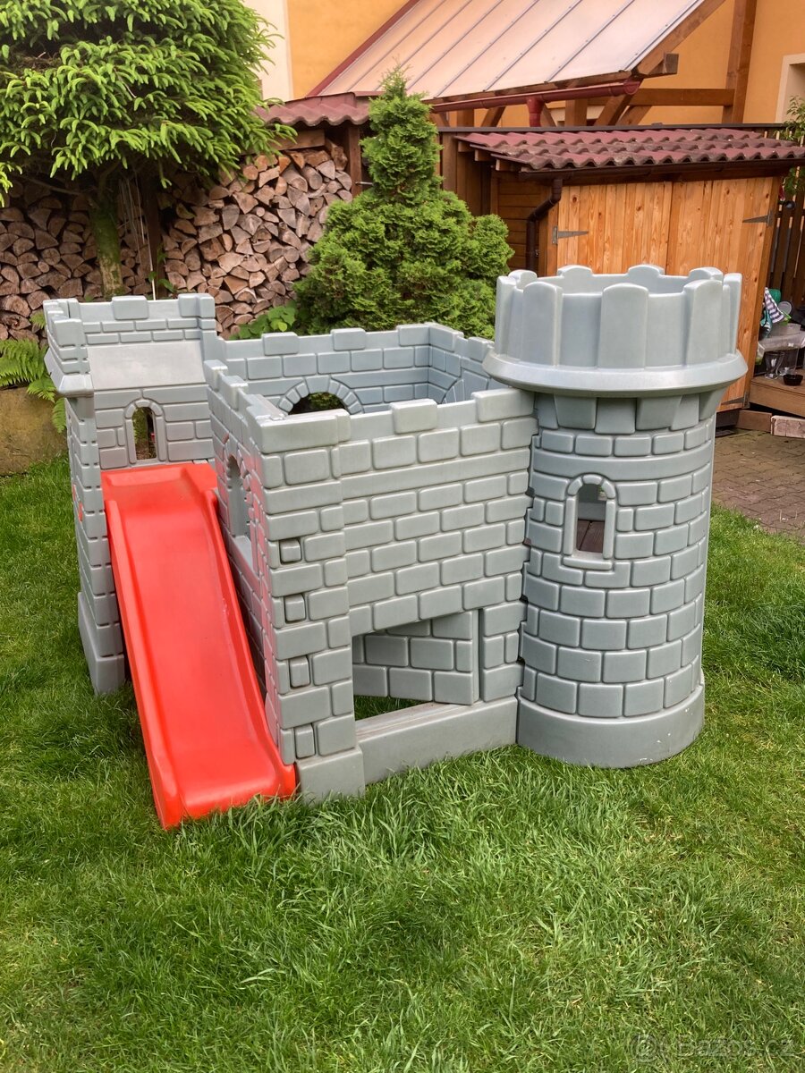 Hrad Little Tikes