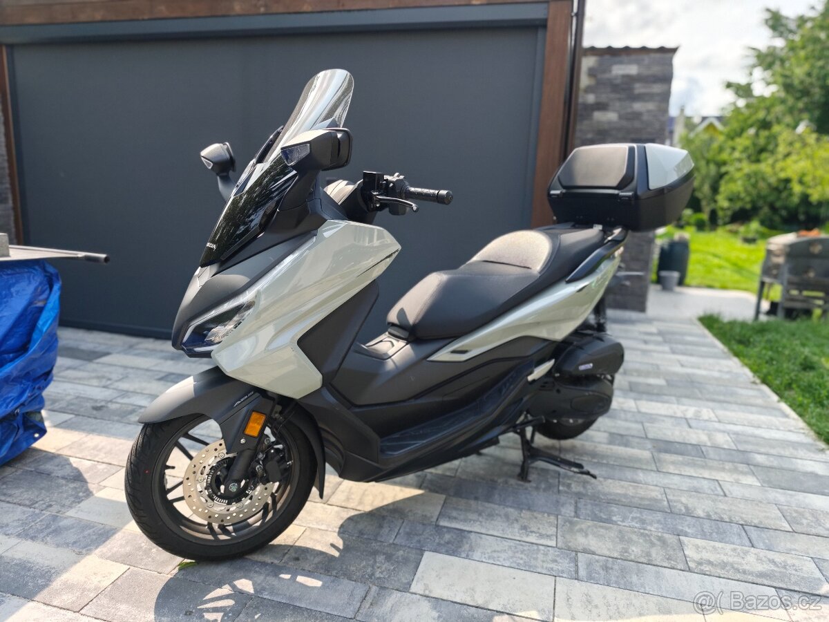 Honda Forza 125ccm r.v.08/2024