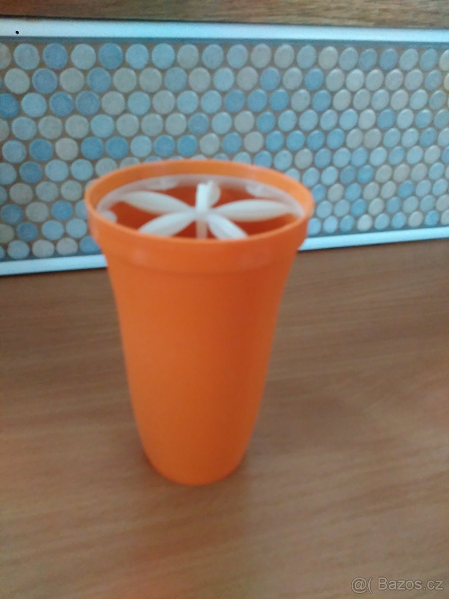 Šejkr na proteinové nápoje.